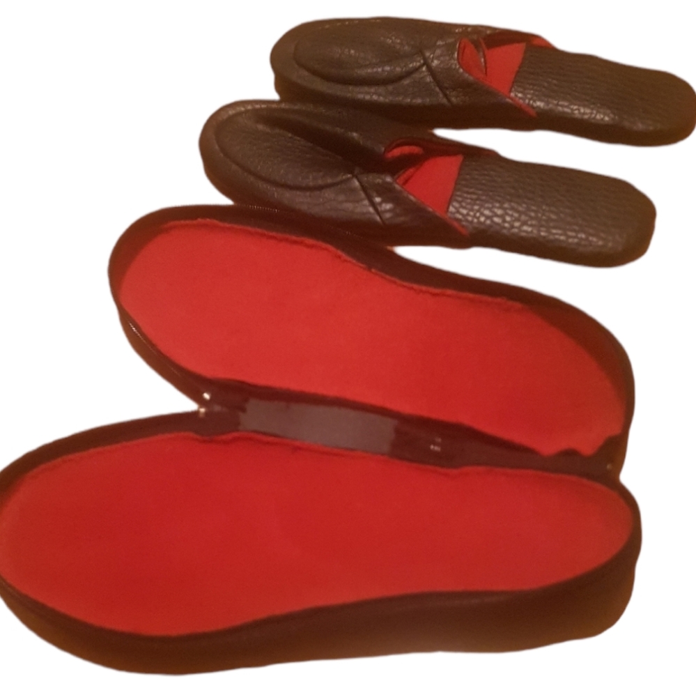 👞 Leather Travel Slippers & Case